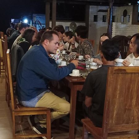 KARANG SARI Guesthouse Munduk Eksteriør billede
