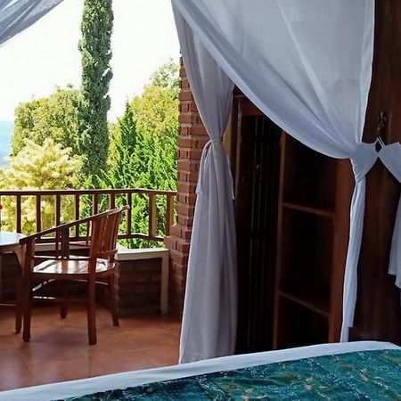 KARANG SARI Guesthouse Munduk Eksteriør billede