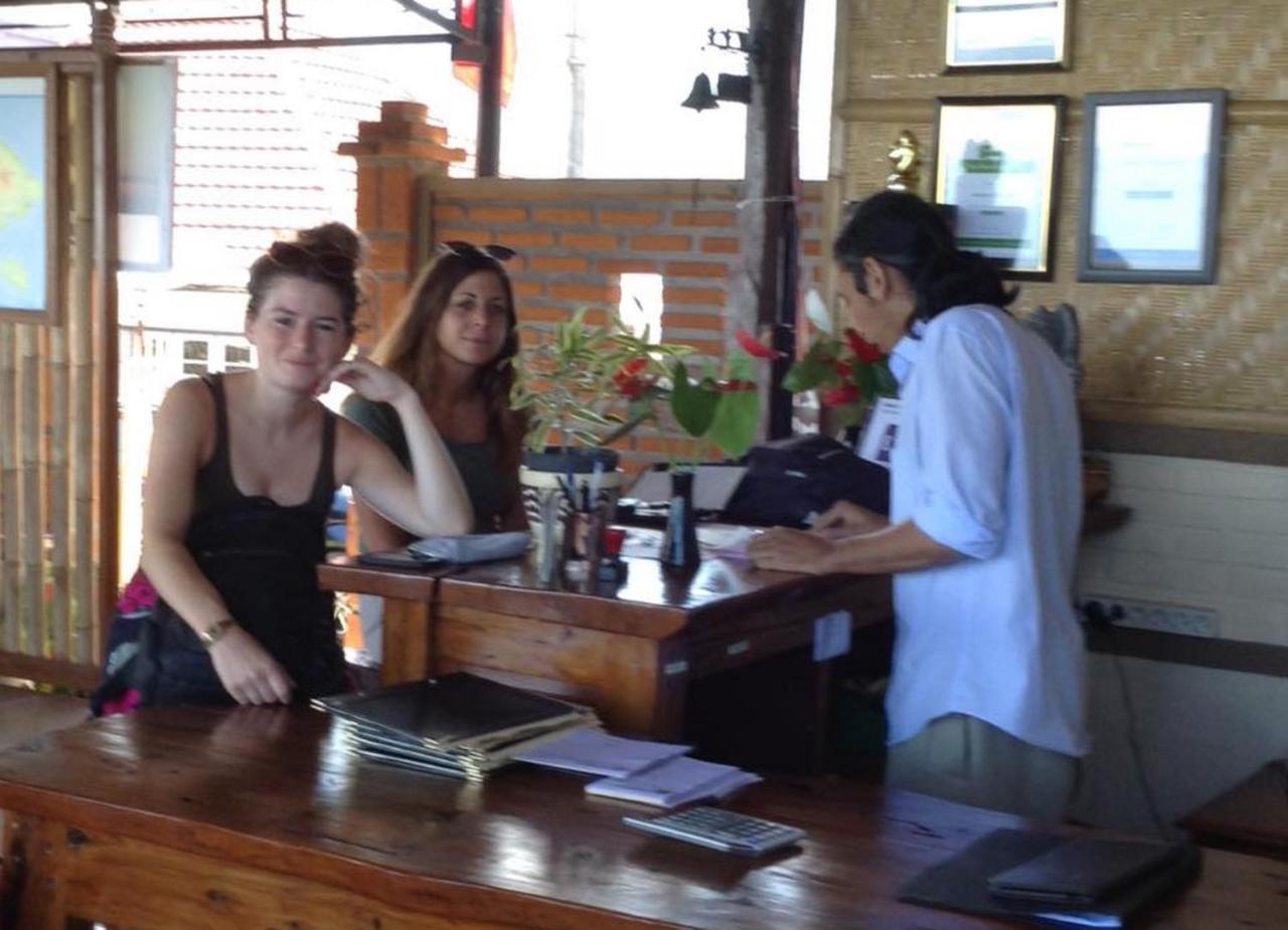 KARANG SARI Guesthouse Munduk Eksteriør billede