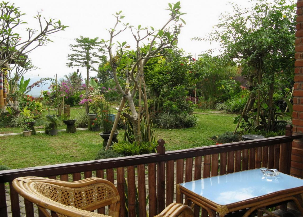 KARANG SARI Guesthouse Munduk Eksteriør billede