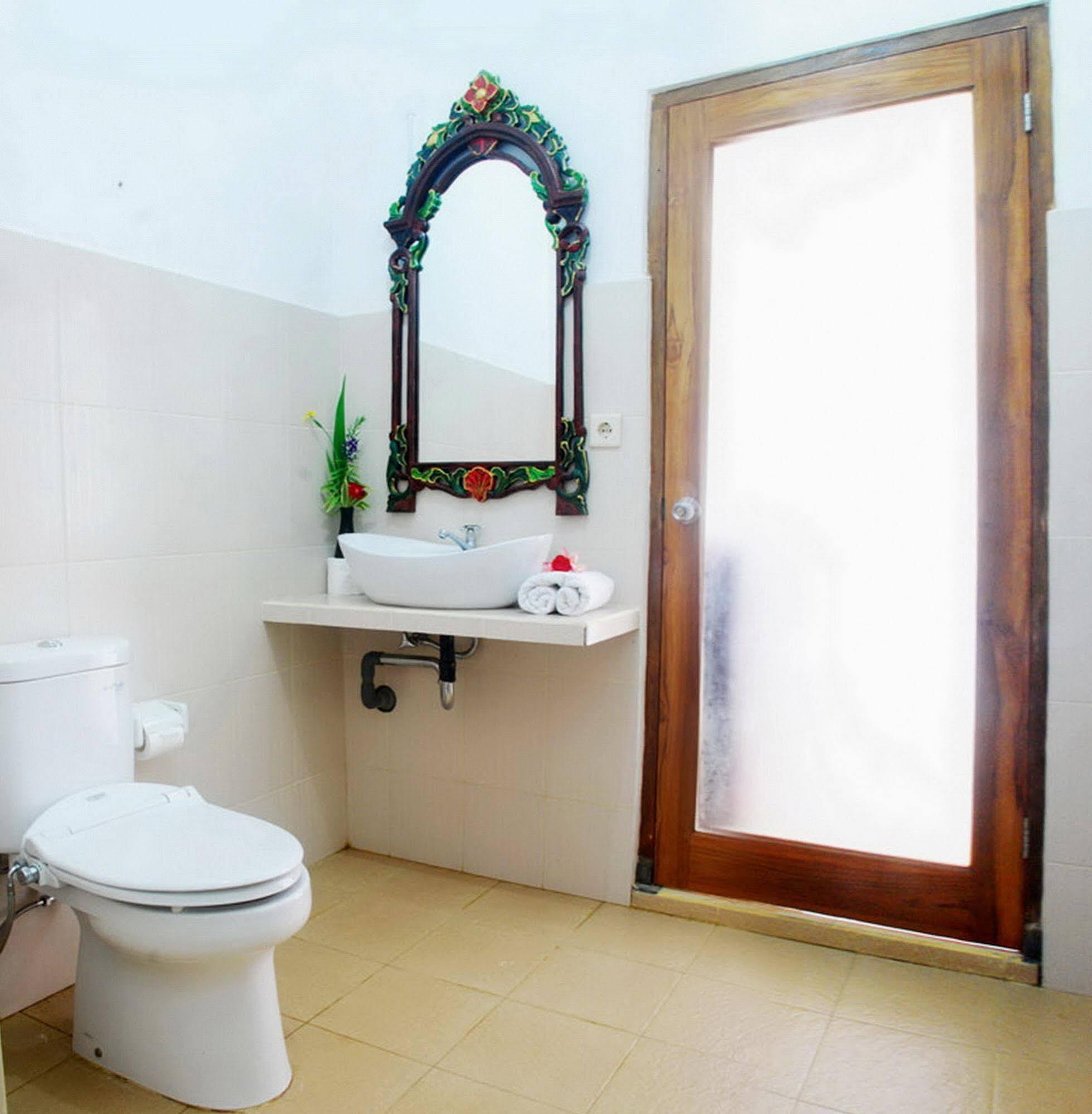 KARANG SARI Guesthouse Munduk Eksteriør billede